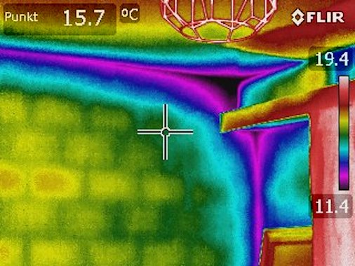 Ortung einer Wärmebrücke durch Thermographie / Infrarot / Wärmebildkamera bzw. Infrarot